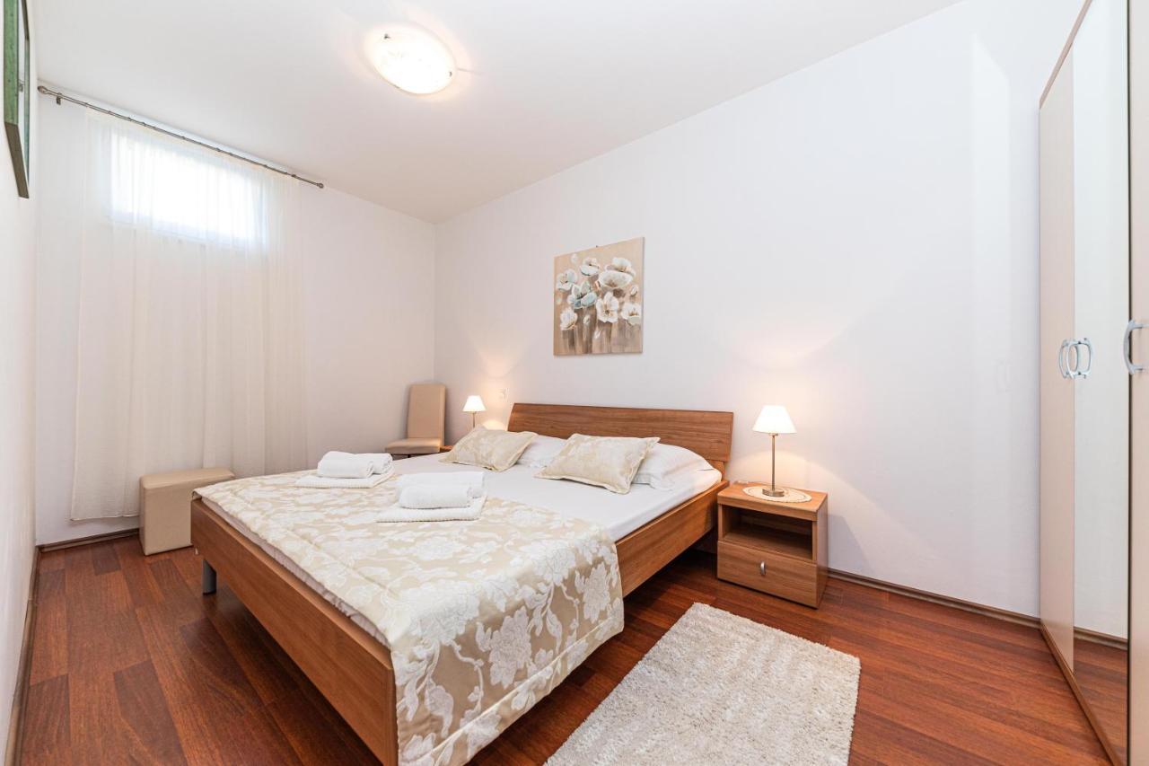 Rajcic Apartments Rogoznica  Kültér fotó