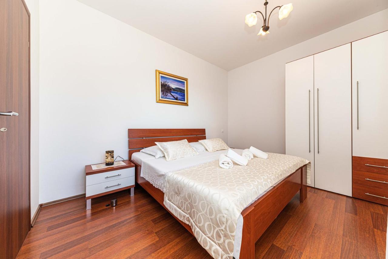 Rajcic Apartments Rogoznica  Kültér fotó