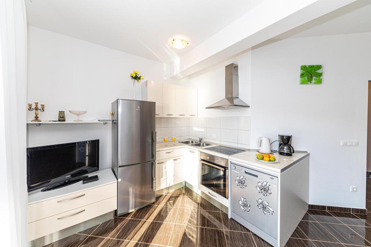 Rajcic Apartments Rogoznica  Kültér fotó